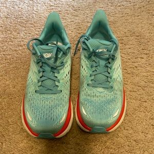 Hoka One One Clifton 8